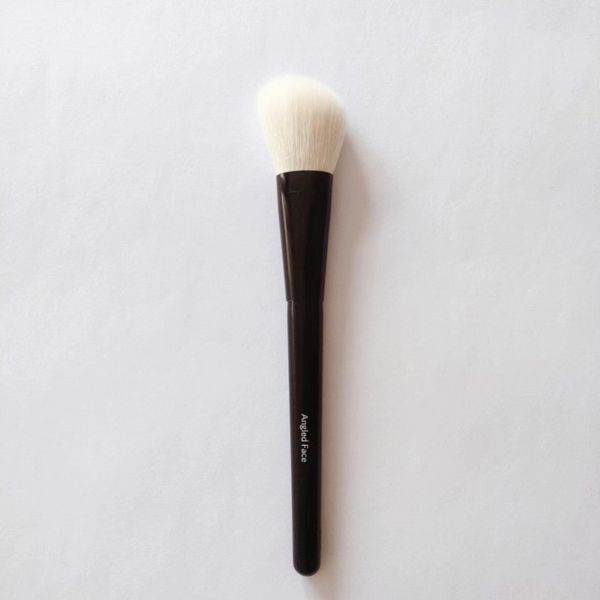 PENNELLO PER IL TRUCCO DEL VISO ANGOLATO - Soft Sturdy Blush Powder Highlighter Contour Cosmetics Brush Beauty Tool DHL