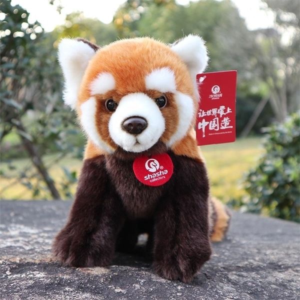 Realistico panda minore peluche carino vita reale panda rosso farcito giocattoli bambole regalo di compleanno per bambini LJ201126