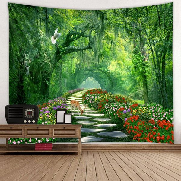 Arazzi Green Forest Elk Paesaggio naturale Arazzo Hippie Boho Room Decor Country Road Scenic Wall Tappeto Coperta Tappetino da campeggio Copriletto