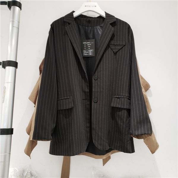 

ewq autumn style ladies suit fashionable loose large size color matching back stitching ruffled striped blazer women y201026, White;black