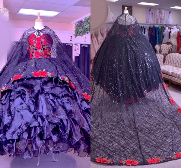 Abiti Quinceanera vintage scintillanti in tulle nero Charro con mantello 2022 Abito floreale rosso verde con applicazioni di volant in organza a strati Abito da ballo dolce 15 Abito 16 ragazze