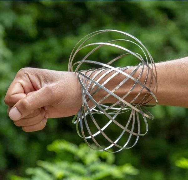 Anel de fluxo mágico 3D Bracelete de aço inoxidável Jogos de novidade do professor do professor Kinetic Sensory Sensory Spring Toy Multi Sensory Interaction Dance Prop