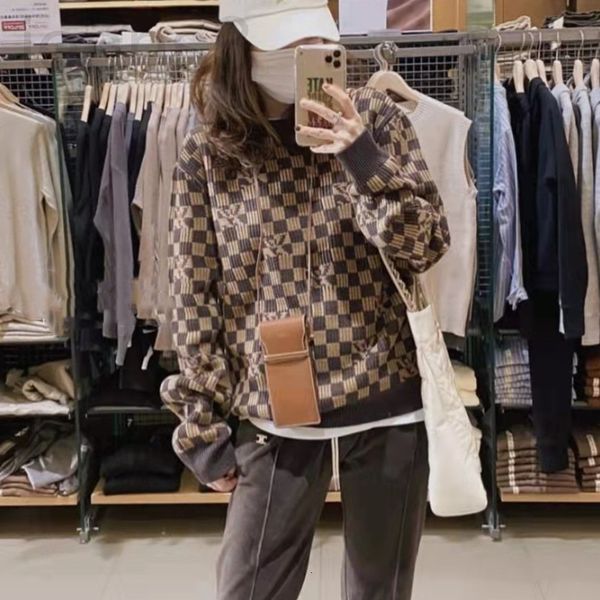 

women's hoodies & sweatshirts designer chessboard plaid women's sweater design sense niche 2021 new early autumn winter short 1146, Black