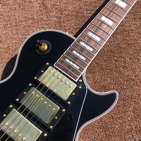 

2022electric guitar,rosewood fingerboard,white binding,gold hardware