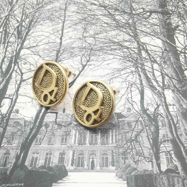 

2022 factory wholesale new vintage simple and small natural advanced sense earrings women's dijia du7c, Golden