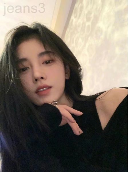

women's t-shirt designer ju jingyi's same black off shoulder design fake two-and-a-half high collar zipper sweater short blouse fe, White