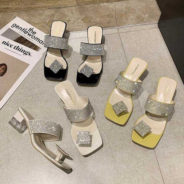 

slippers 2022 bright diamond women summer single finger rhinestone candy color flat sandals durable beach pantoufle femme, Black