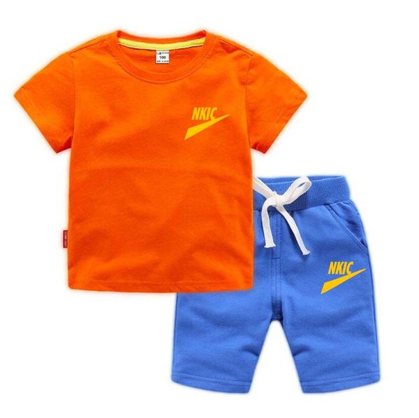 Completi di vestiti per ragazze estive T-shirt a maniche corte per bambini Solido elastico in vita Pantaloncini attillati Set Tuta sportiva 2 pezzi Completi per bambina