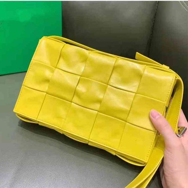 

crossbody bottegas'ss designer handbags venetass's niche 2022 design oil wax real cow leather large lattice woven square bag singl
