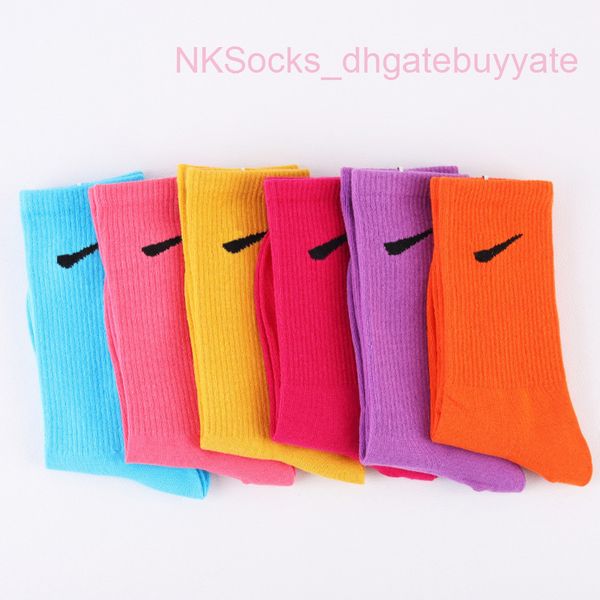 

men's fashion hook brand socks classic middle tube sports moisture absorption sock casual men women luxury wear medium short sportsocks, Black
