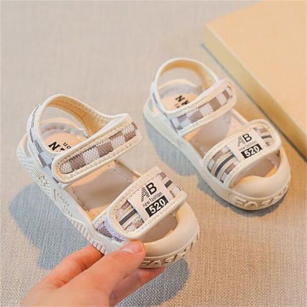 Baby Baotou Sandali Estate Nuovi Bambini Scarpe da bambino Anti-collisione 2022 Ragazzi Ragazzi Soft Sole Sole Sandalo antiscivolo Scarpe per bambini Casual