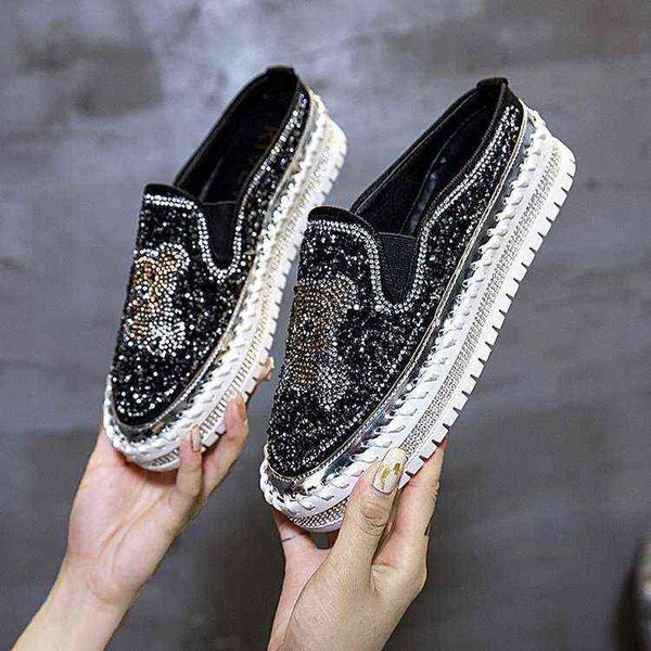 Hausschuhe Schuhe Frau Faulenzer Haus Plattform Pantofle Med Cover Toe Glitter Slides Mode Neue Weiche Flache Jelly Luxus Pu Rub 220329