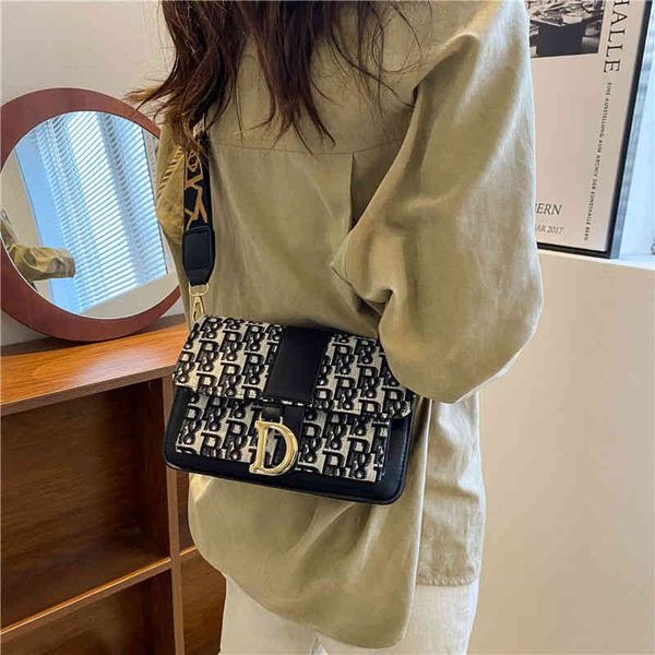 

french minority design women's fashion versatile wide shoulder belt single shoulder messenger bag high-grade small square bag