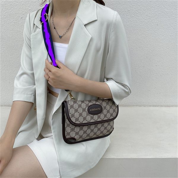

new 2021 fashion broadband printed single shoulder messenger bag women's leisure multifunctional old flower chest bags_modelwl9e