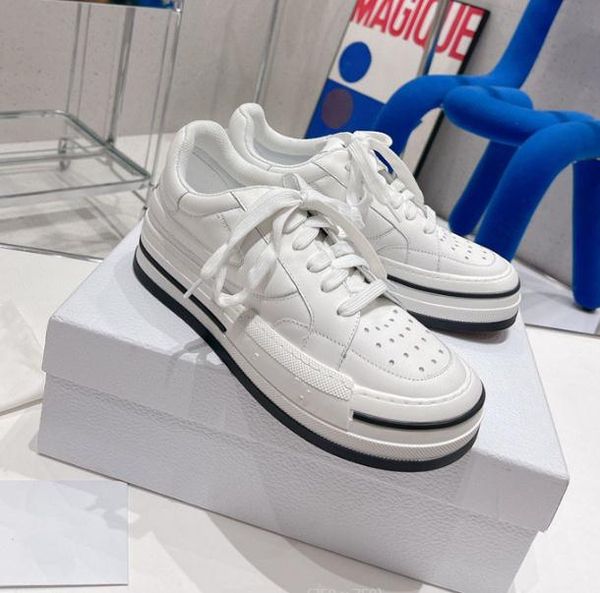 

2022 new women's thick-soled sneakers shoes star breathable lace up low-stitching black all-match casual vacation ladies white shoes