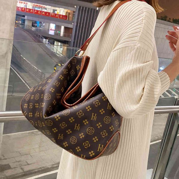 

factory direct sale 58% off korean soft bag 2022 new fashion autumn net red tide messenger single shoulder armpit foreign style wrinkled buc
