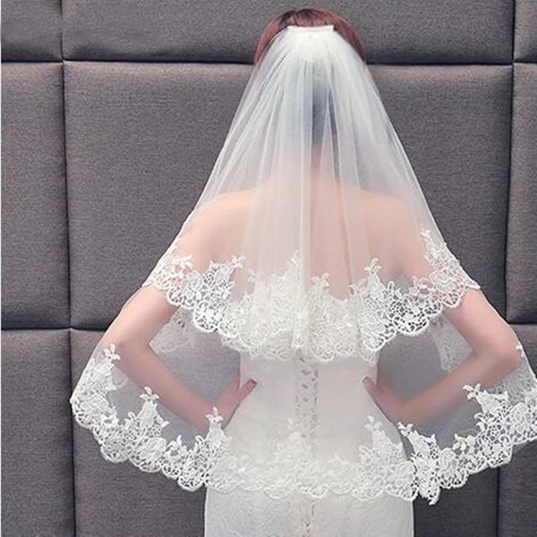Elegante Duas Camadas Camadas Aplique Véu de Noiva Aplicado com Comb Women Wedding Véu Branco Ivory Bride Hair Acessórios ACL0719
