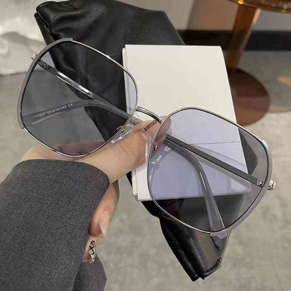 

sunglasses polarized sunglasses 2022 female tiktok, red, same sunglasses, fashion trend, big box, korean glasses., White;black
