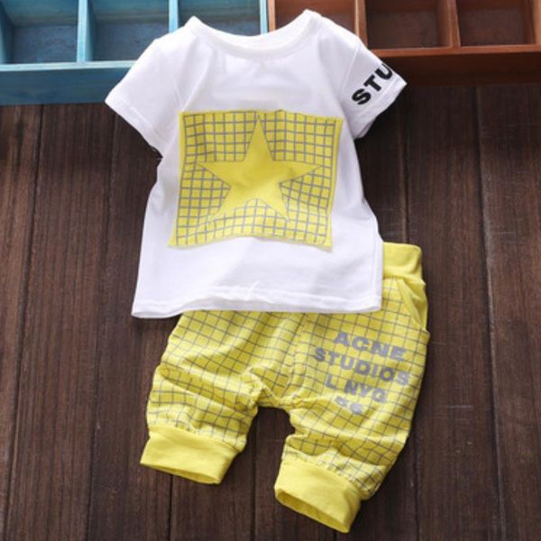 Completi di abbigliamento Tute sportive nate 2022 Abbigliamento estivo per bambini T-shirt Pantaloni Tuta Stella stampata Vendita Baby Boy BrandAbbigliamento