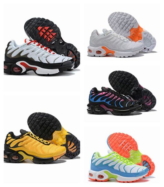

2023outdoor baby shoes 2023 running shoe designer breathable rainbow kids mesh climbing sneakers massage cotton fabric cushion pour enfants, Black
