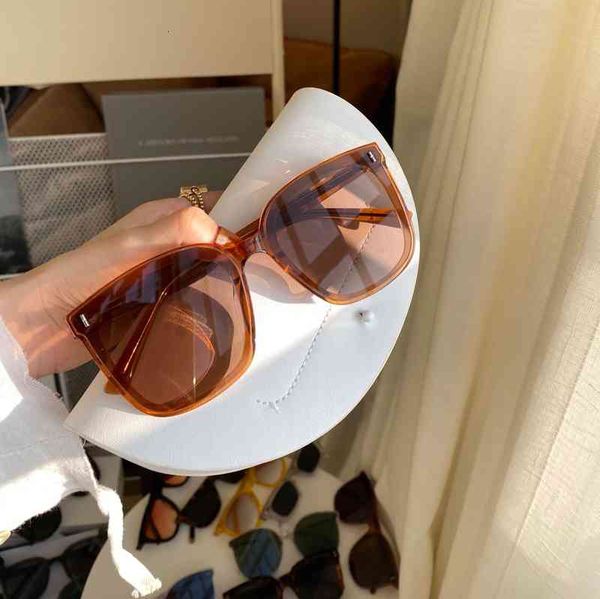 

sunglasses gmm plate net red uv protection, White;black