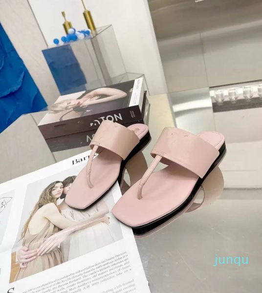 2022-SLIPPERS Kadın Sandalet Tasarımcısı Yüksek kaliteli bir moda ayakkabı eğim tarzı Üst Lider Trendi birçok stil ve birçok renk var