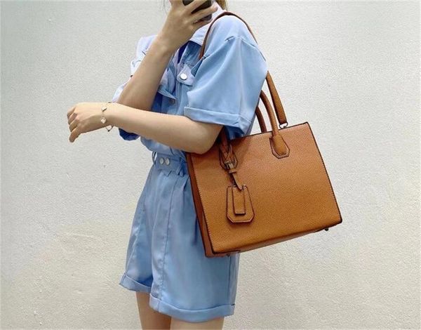 

women bag piece 2 handbag bags shoulder capacity pack triangle crossbody onthego leather logo handbags large tote purse pocket clutch d ttrm