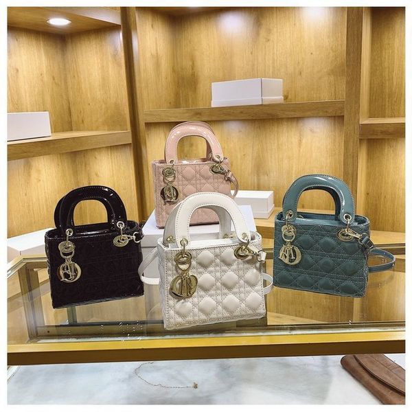 

designer bags versatile patent leather princess diana bag small exquisite simple elegant fashionable versatile bag female cross handbag