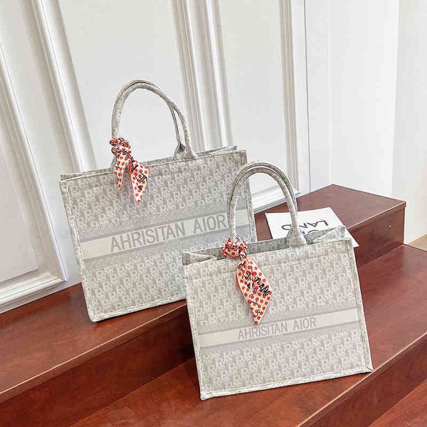 

2022 factory wholesale korean version net red same embroidered silk scarf portable big tote fashion simple single shoulder shopping bag batc