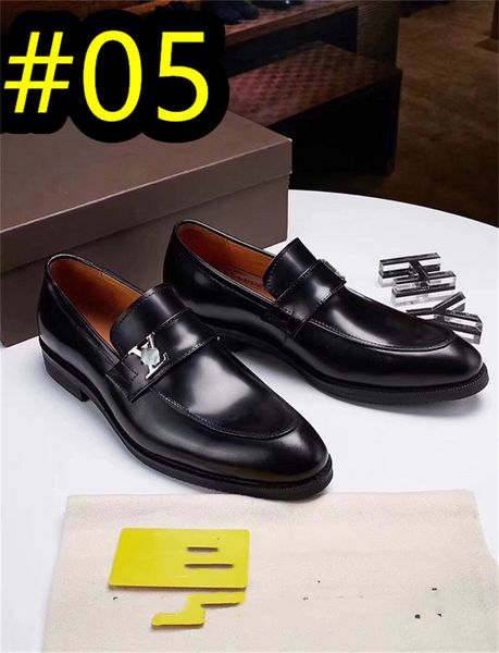 28 estilos de luxo de leão picos de rebites planos sapatos de couro de moda bordando sapatos de vestido de designer de designer fumando sapatos casuais tamanho 6.5-11