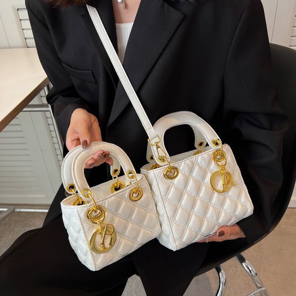 

new designer bags texture niche women's summer 2022 versatile fashion temperament portable diana foreign gas messenger