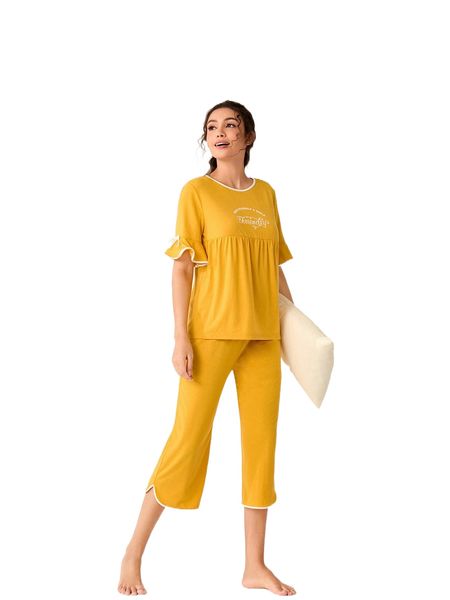 

slogan graphic flounce sleeve ruffle hem tee & capri pants pj set z4ux#, Black;red