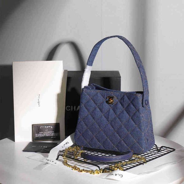 

c family underarm lady shoulder and button bag2022 luxury brand fashion design versatile ladies bags