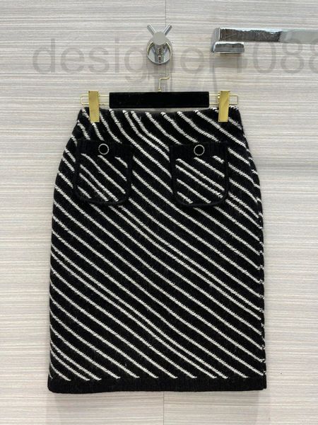 

skirts designer 2022 spring and autumn women's new temperament elegant diagonal stripe thin zipper cashmere buttock single medium lengt, Black