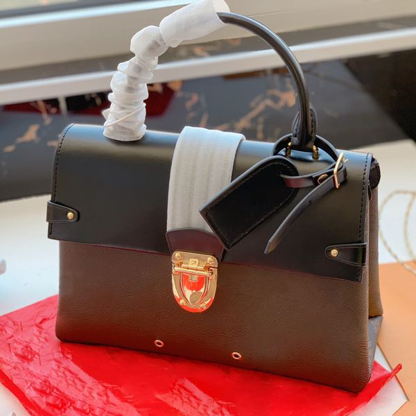 

2022 ss fashion people flap shoulder handbags square coin purse practical wallets lady casual famous hasp designers popular fresh women tote, Red;black