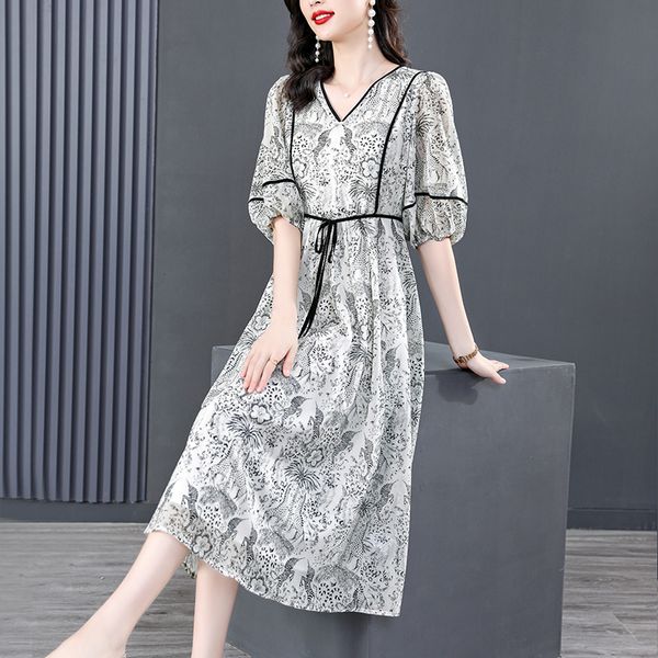 8805# YM Damen Neue Sommer Lose Kleider V-ausschnitt Halbe Hülse Druck Frauen Mode Chiffon Casual Kleid Mit Gürtel Schnürung up Weiß M-XXXL