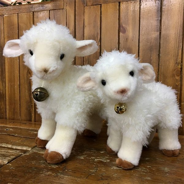 Doll Toys Sheep com um longo casaco sedoso e sedos