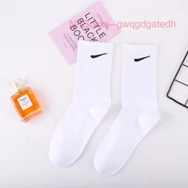 

men's fashion classic hook brand socks middle tube sports moisture absorption sock casual men women luxury wear medium short sportsocks, Black