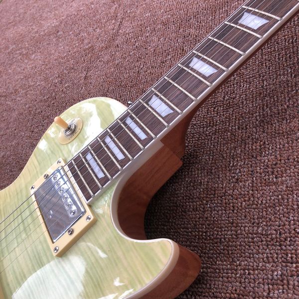 

2022electric guitar,rosewood fingerboard,maple chrome hardware same of picture
