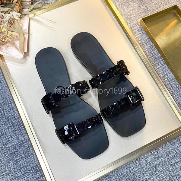 

2021 brand women sandals designer lady slippers summer outdoor fashion plastic chain jelly slipper luxury genuine leather c dki, Black