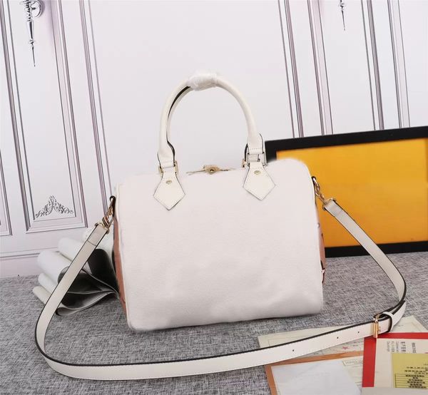 

2022 new famous designer's women's bag, single shoulder, portable diagonal straddle, chain, leather, embossing 45828, Black;red