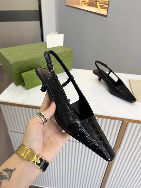 

2022 women's slippers mid-heel sandal turquoise leather slipper metallic mid-heel sandals summer designer luxury fashion pool beach tho, Black