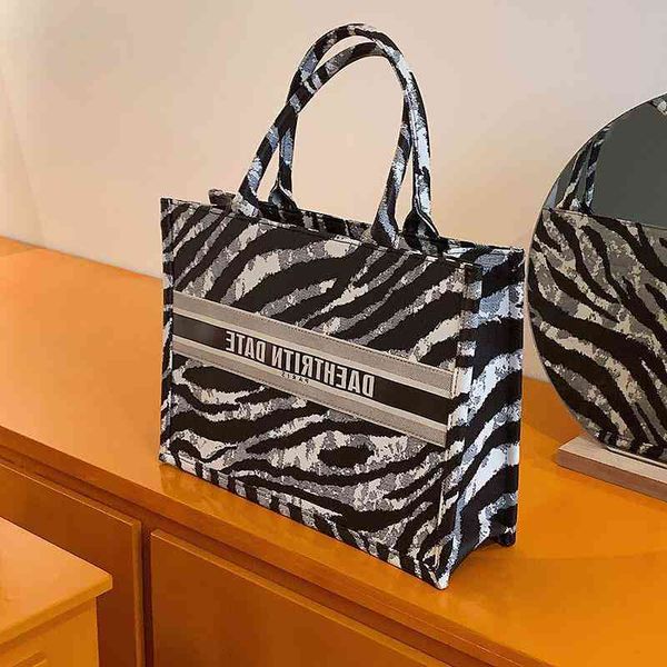 

french hand large capacity winter fashion tote feeling shoulder bag udua