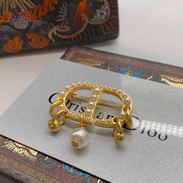 

2022 factory wholesale new dijia diamond inlaid pearl brooch simple light luxury girl brooch jewelry, Gray