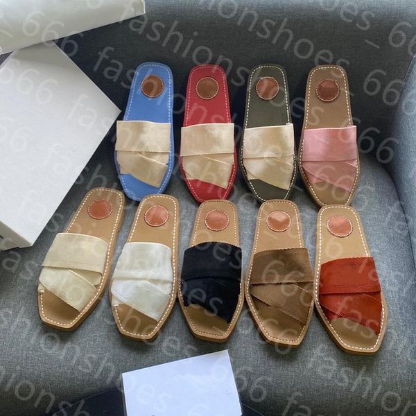 2022 Новейшие фирменные женские сандалии Woody Mules Fflat Slipper Deisgner Lady Lettering Fabric Outdoor Leather Sole Slide Вьетнамки 7color Shoes