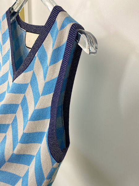 

21 summer new tees, knits, women's knitwear sweater vest diagonal check contrast color is obvious, and the same v-neck sleeveless waist, White