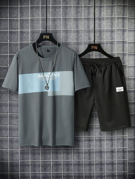 

men slogan graphic tee & patch detail shorts 853g#, Gray