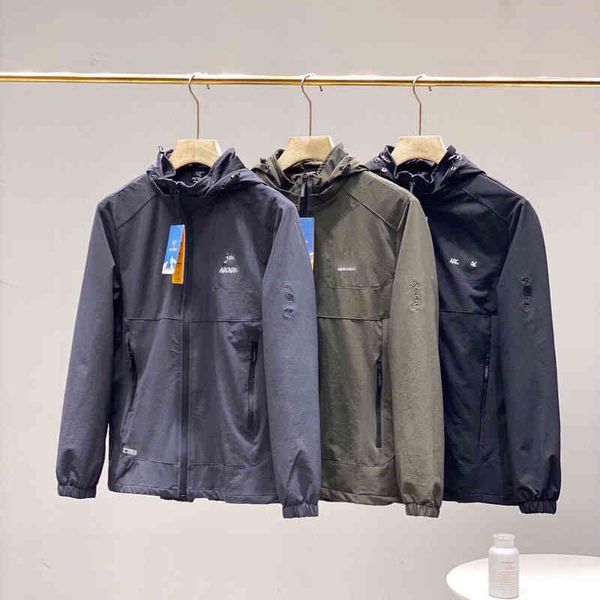 

arc logo embroidery jacket men's lightweight waterproof breathable hooded jacket fashion all-match windbreaker teryx outdoor sports jac, Black;brown