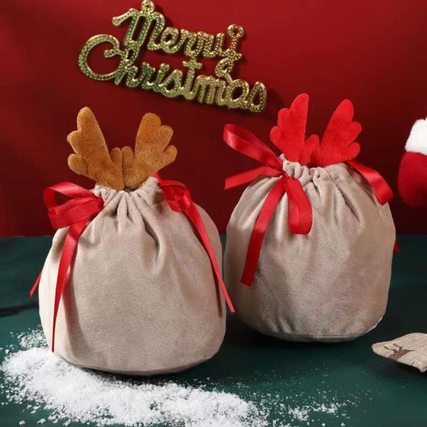 Confezioni regalo Corna di alce di velluto natalizio Caramelle Disegna borse con cordino Imballaggio Decorazione per feste 2022 Articolo DropGift