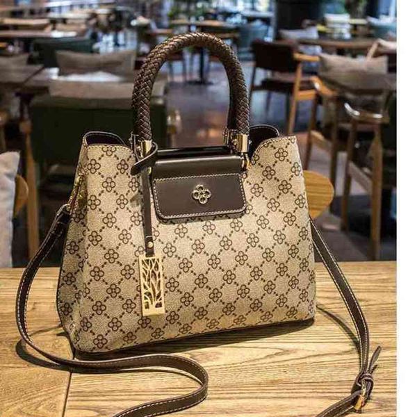 

new women's bag 2022 new summer versatile messenger large capacity printed portable shoulder handbags design deals
